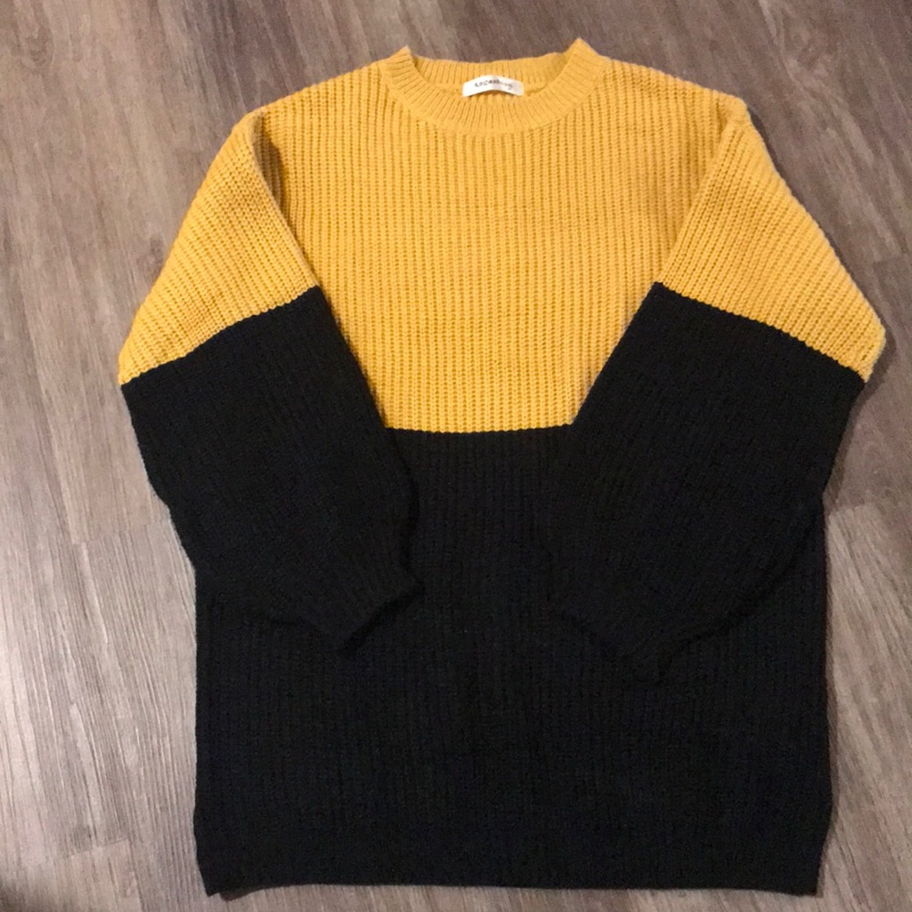 Angashion medium half golden yellow and black sweater